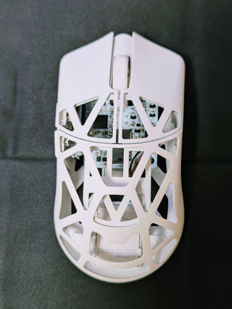 【美品】Beast X Pro【WLMOUSE】 WLMOUSE Beast X Pro(3950モデル)【ゲーミングマウス】