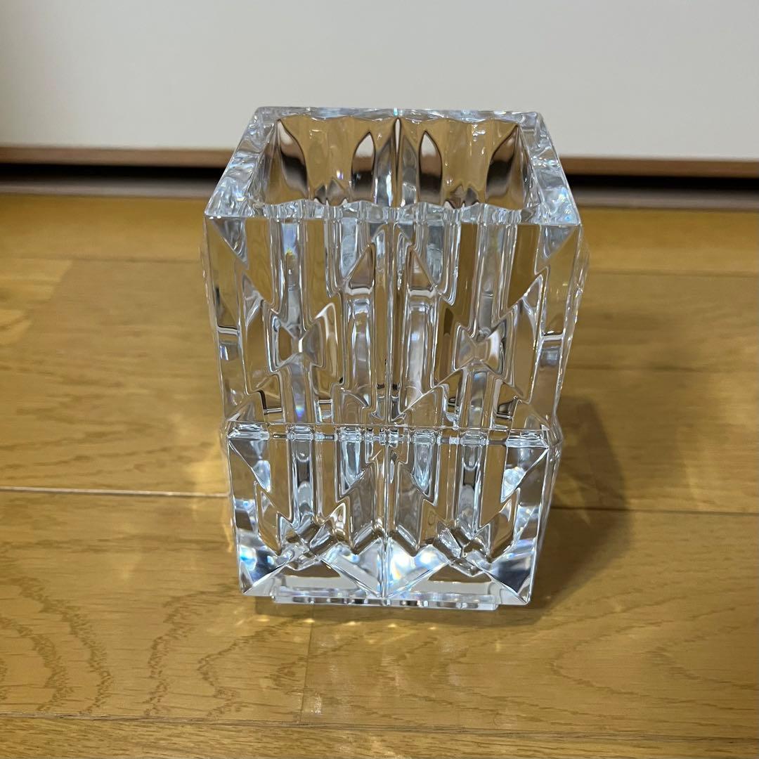 Baccarat バカラ　花瓶　クリスタル　　カットデザイン　箱付き　未使用品 新品 箱付き バカラ Baccarat ルクソールベース クリスタルガラス 花瓶
