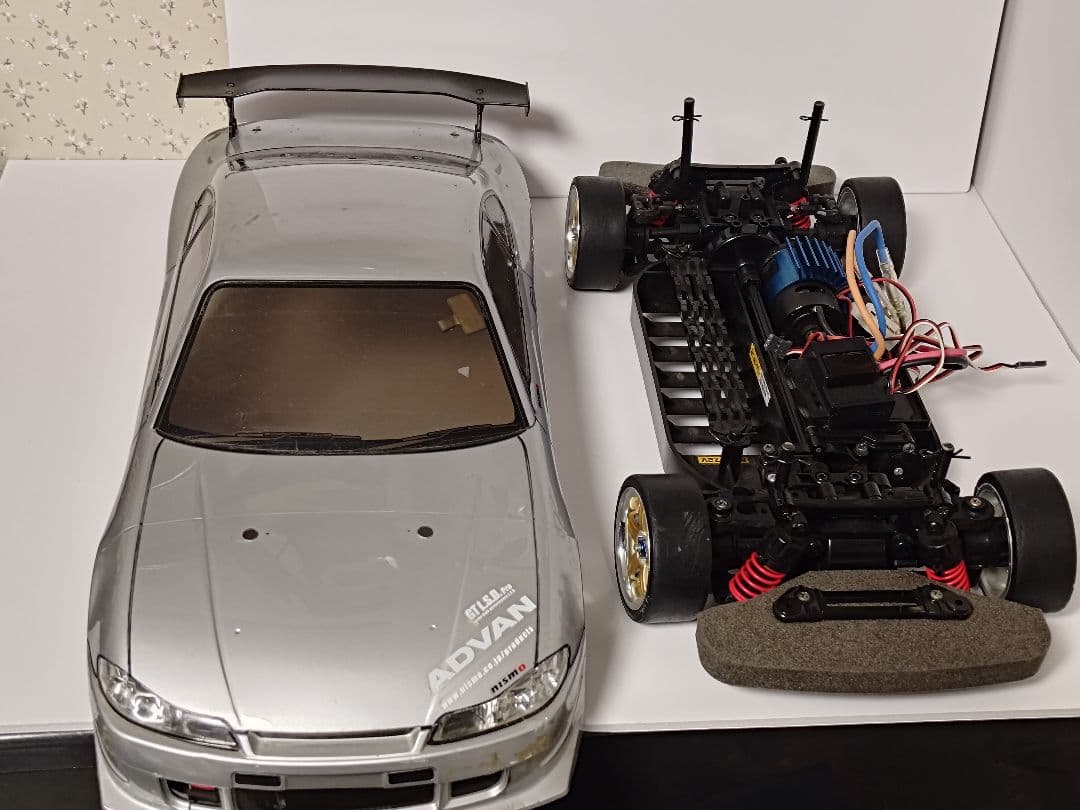 タミヤ　TT-01 メカ、ボディつき TT-01 TYPE-Eシャーシ