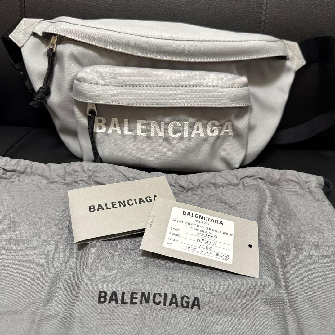 BALENCIAGA ボディバッグ