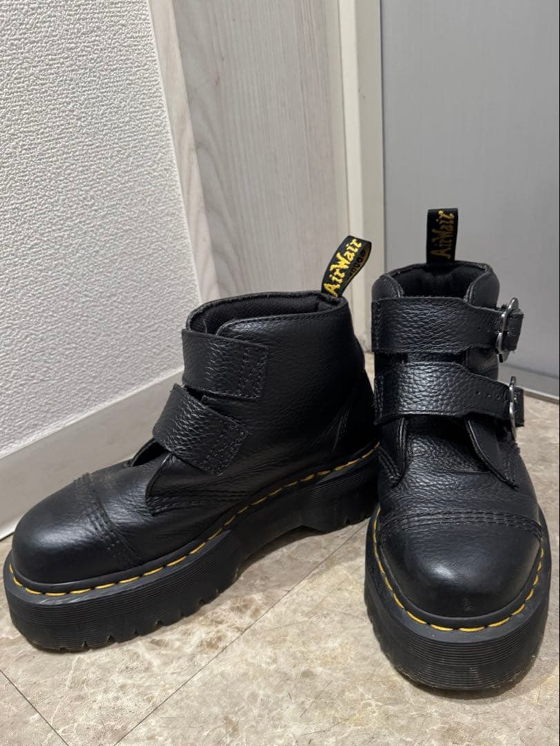 ドクターマーチン Dr.Martens Devon Flower Buckle drm-cb-27642001-1.jpg