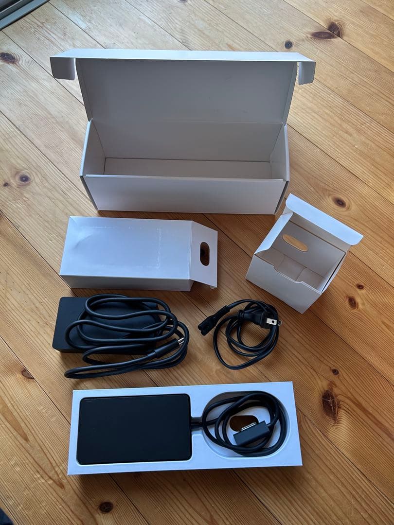 【美品】Microsoft Surface Dock 2