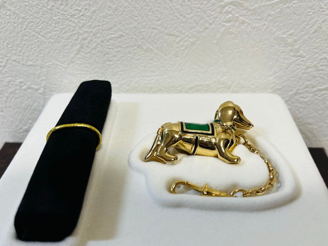 エスティローダー 練香水 イントゥイション ダックスフンド