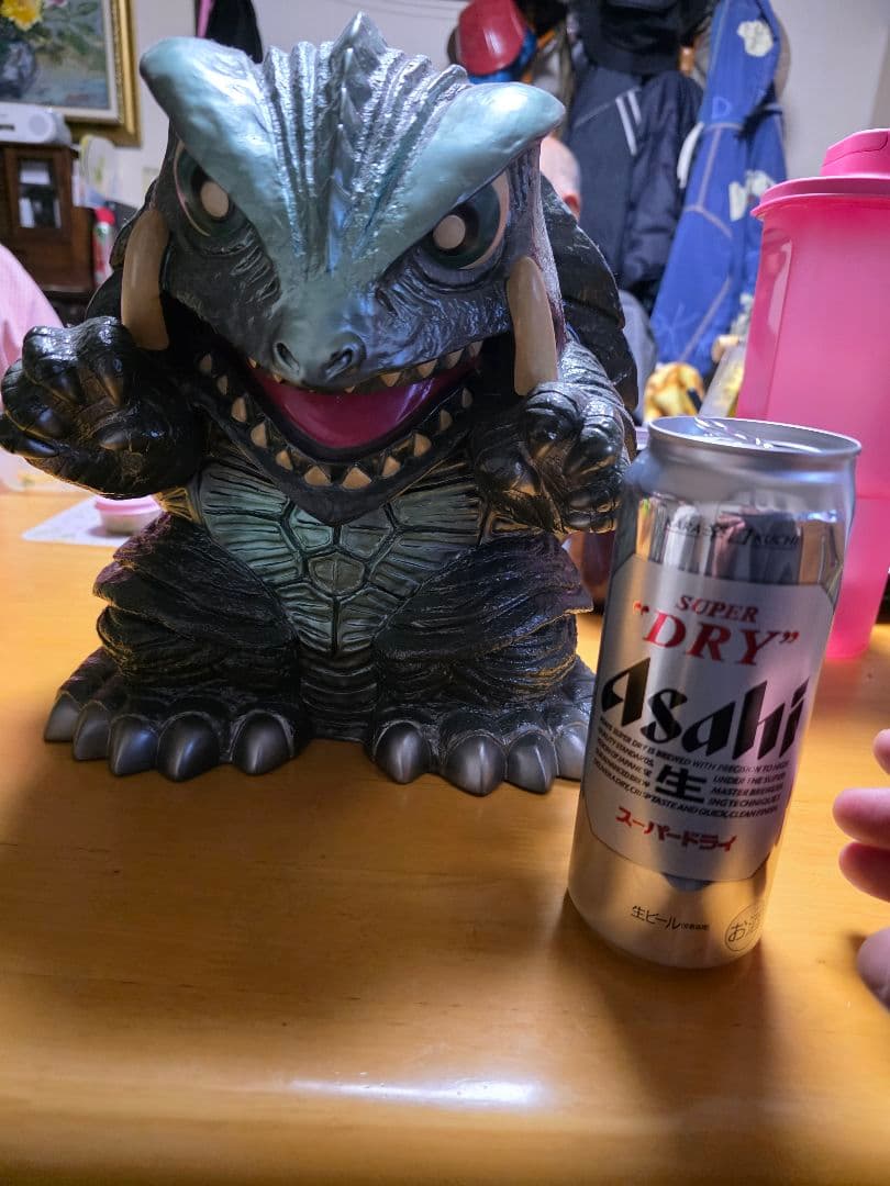 高さ29cmの大きなガメラの貯金箱