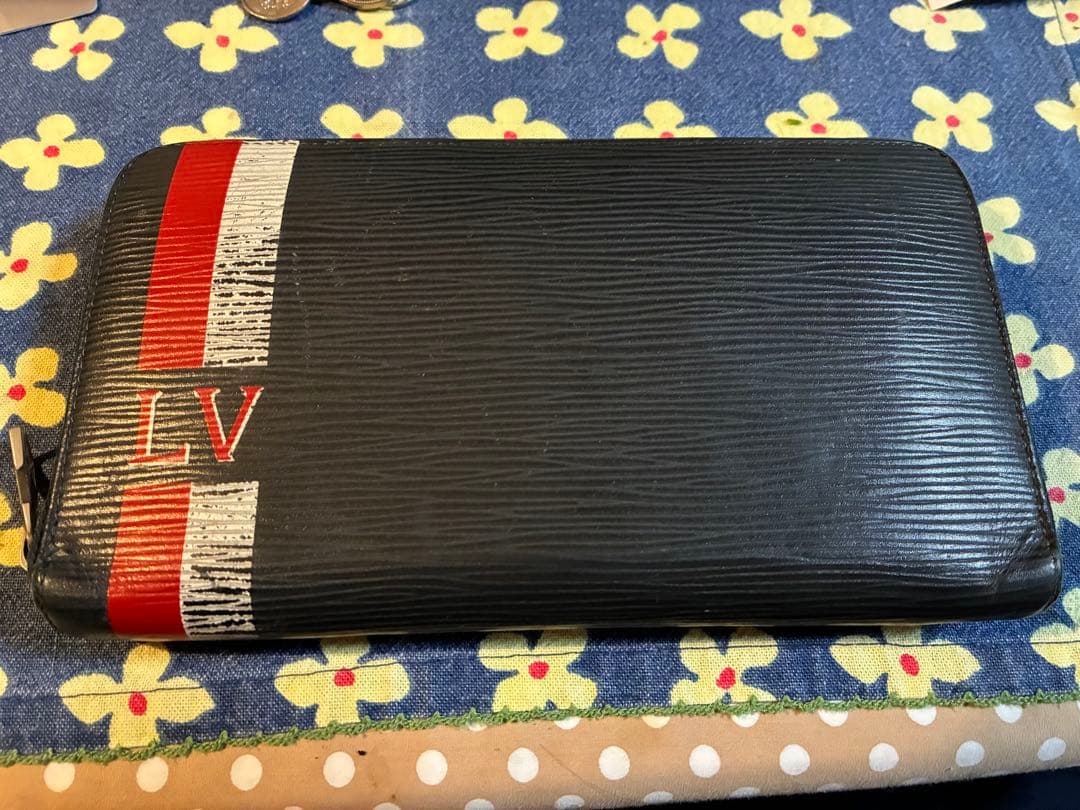 激レア】LOUIS VUITTON ジッピーウォレットエピ限定モデル長財布