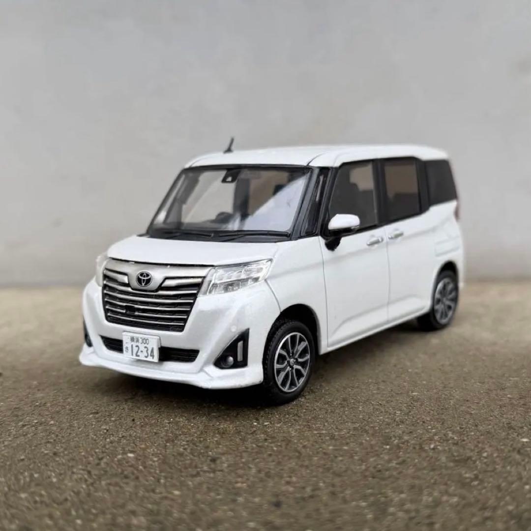 1/30 トヨタ ルーミー カラーサンプル