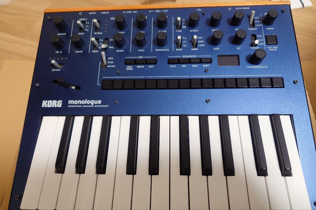 KORG　monologue　アナログシンセサイザー　ややジャンク