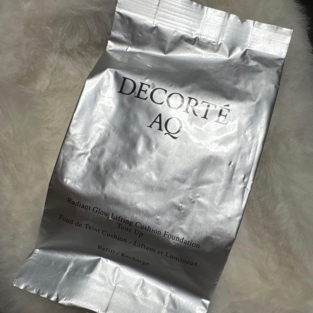 AQ スキンフォルミング　クッションファンデーション　トーンアップ　000