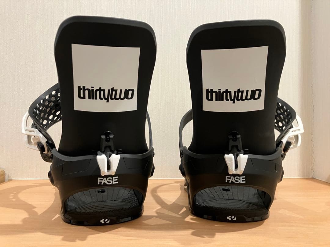 thirtytwo Fase スノーボードビンディング ブラック Mサイズ