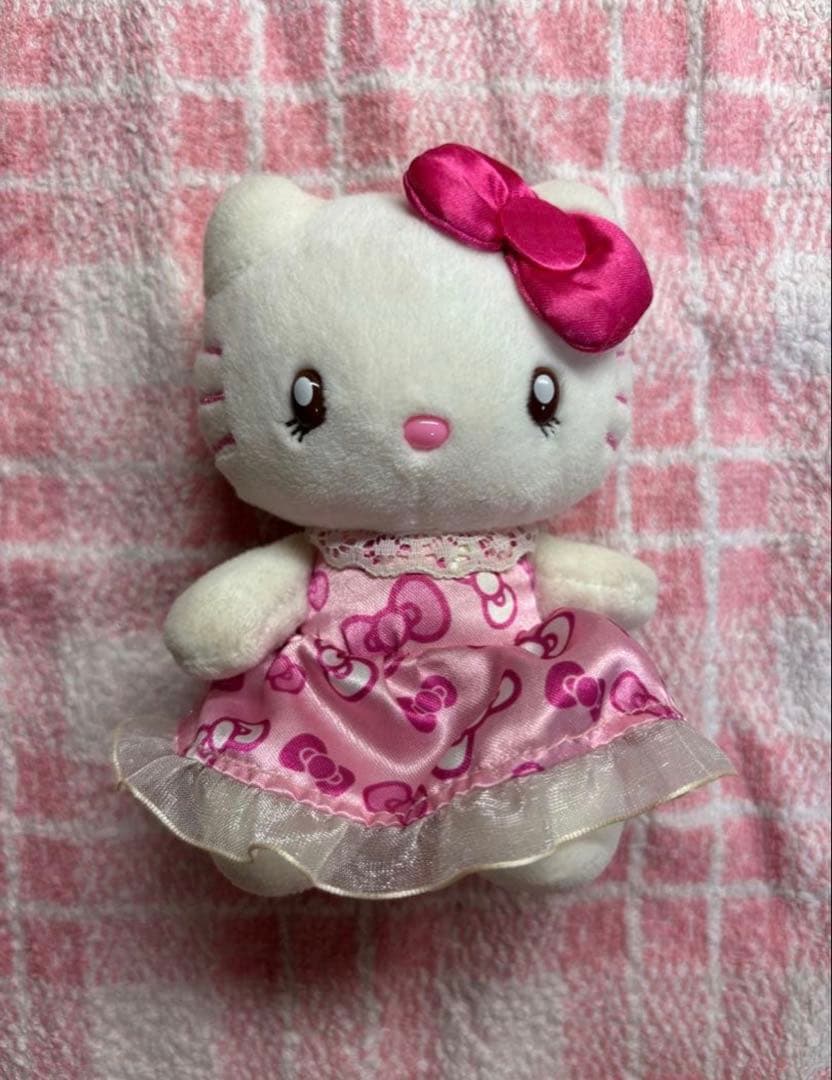 USJ ハローキティ ぬいぐるみ ピンクドレス - メルカリ