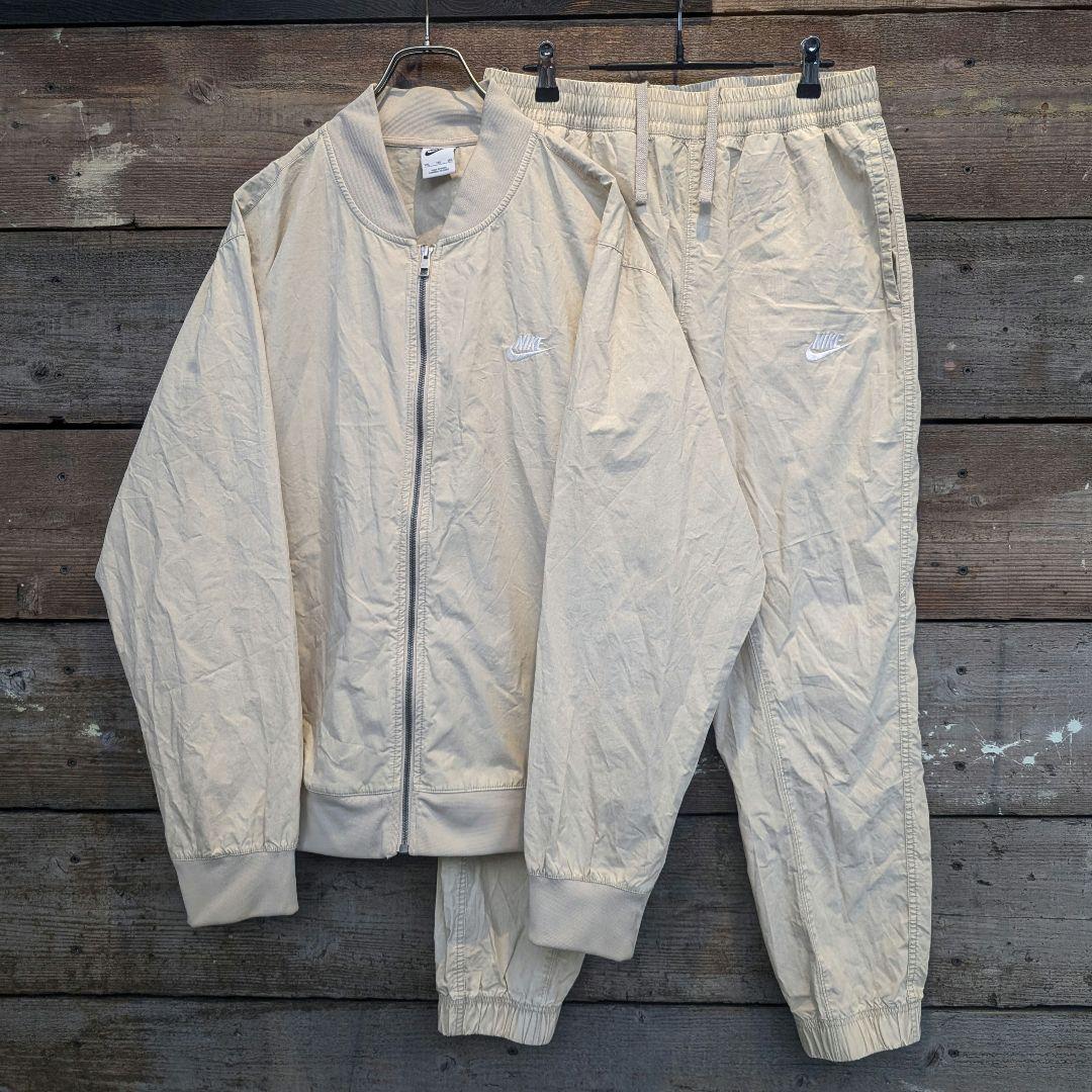 NIKE　シェルナイロン　刺繍　シャカシャカ　セットアップ上下　ジップ　ベージュ