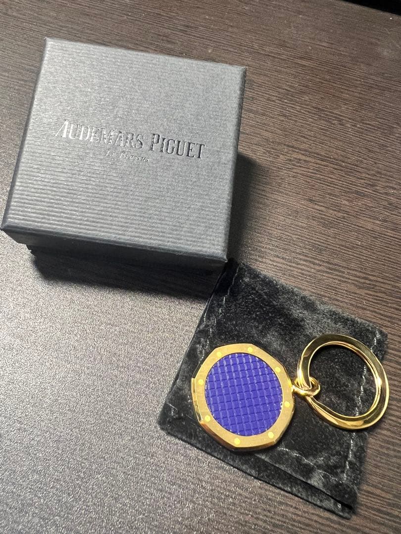 オーデマピゲ　ノベルティ　八角形　キーホルダー