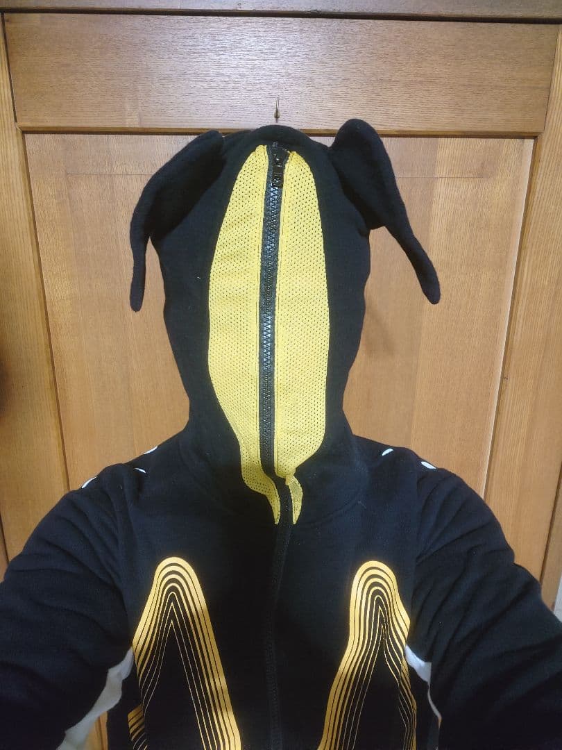 隼*人様 COSPAゼットンパーカー★Mサイズ