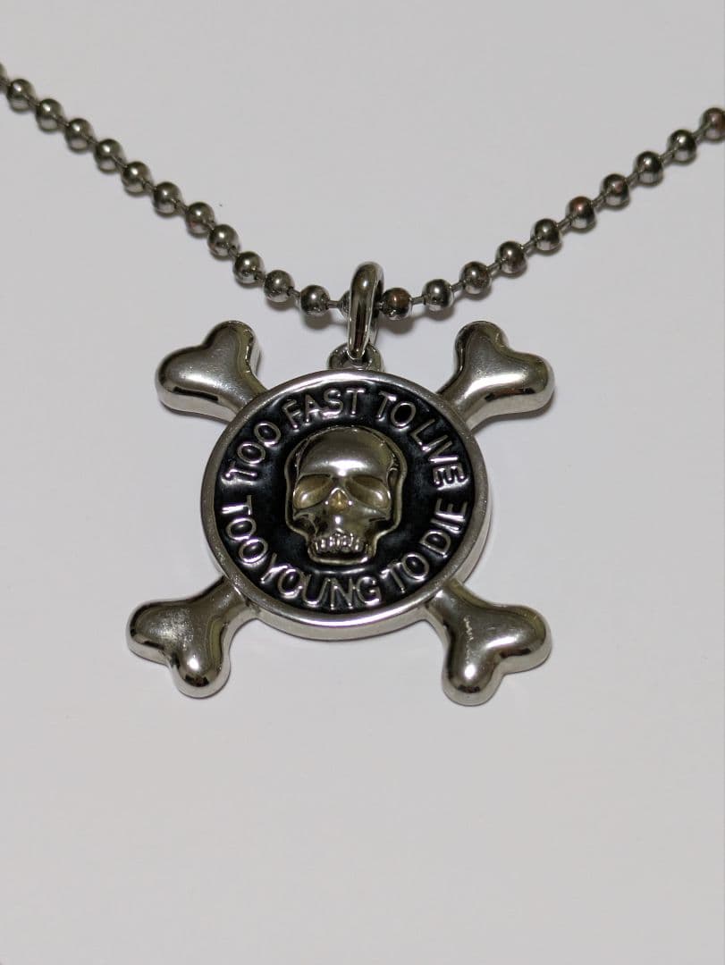 Vivienne クロスボーン　ネックレス