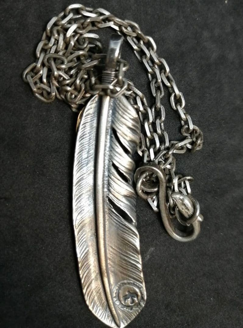 ゴローズ 上金特大フェザー右巻き SVイーグルフック 細角チェーン