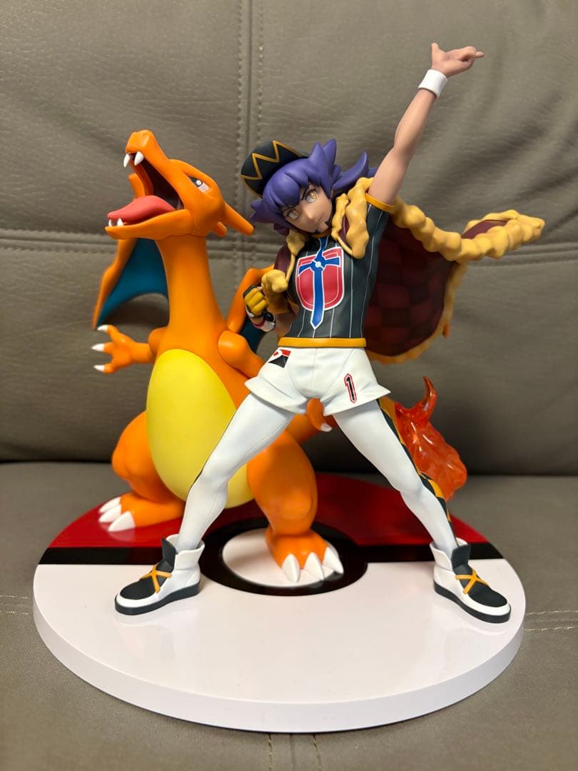 マ*)様 ポケモン　フィギュア　ダンデ　リザードン　ポケモンセンター　限定