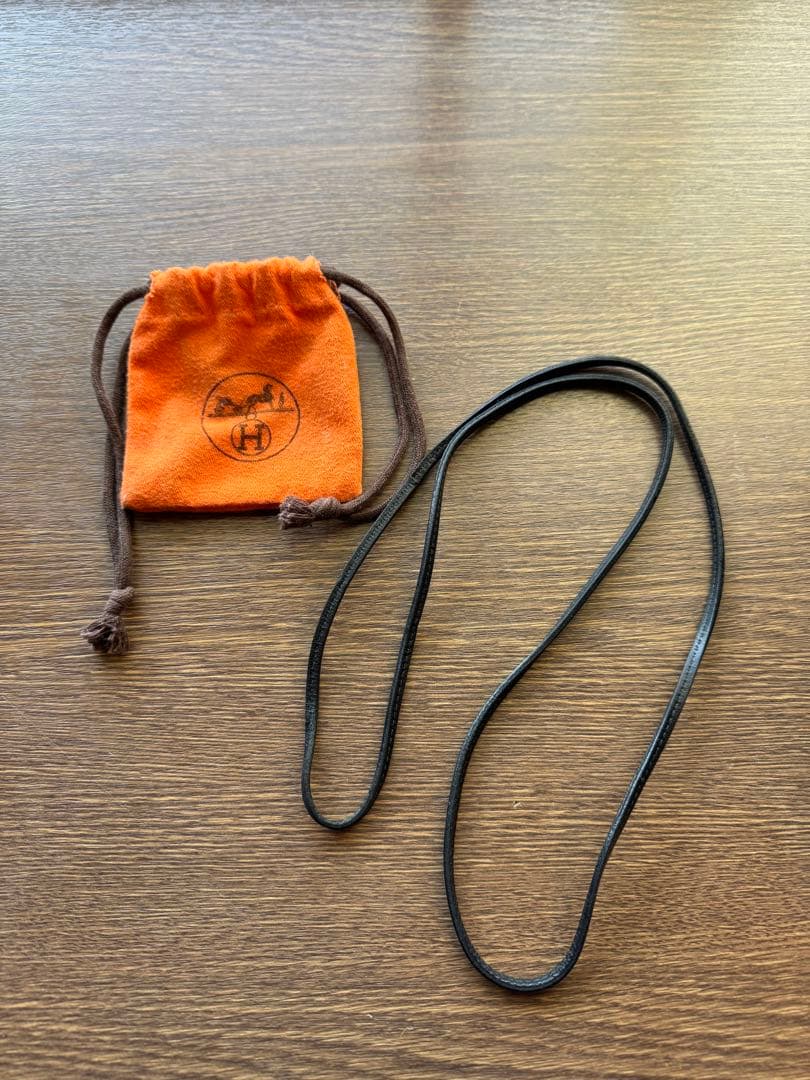 エルメス レザー ネックレス ラニエール ブラック 黒 革紐 楽天市場】【ジュエリー】HERMES エルメス ラニエール チョーカー