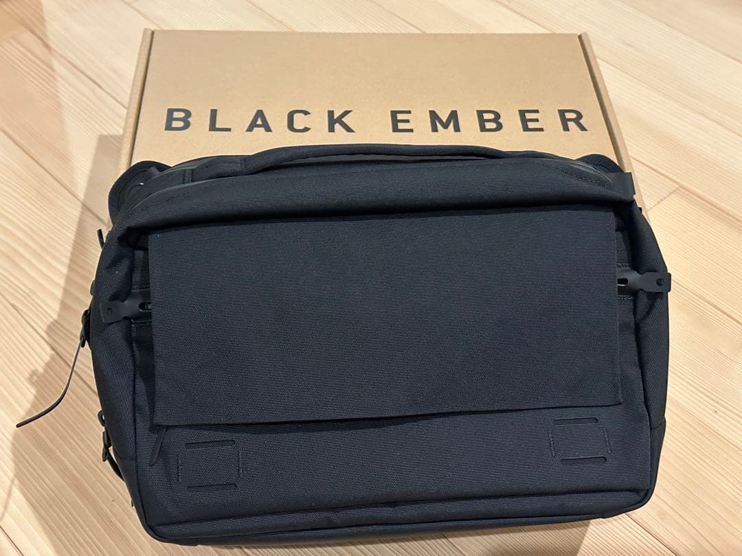 ★新品・正規品・定価以下★ Black Ember GRIP SLING 12 BLACK EMBER（ブラックエンバー） ショルダーバッグ GRIP SLING 12