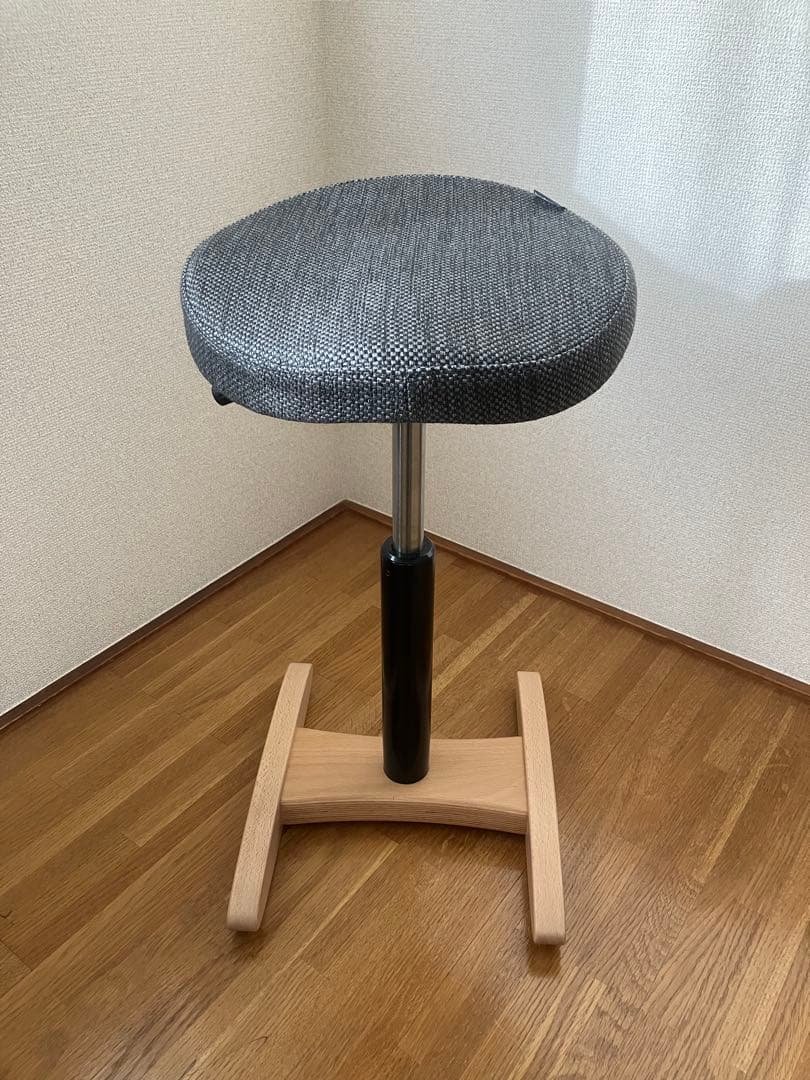 腰痛対策椅子　バランスシナジー　バランスラボ