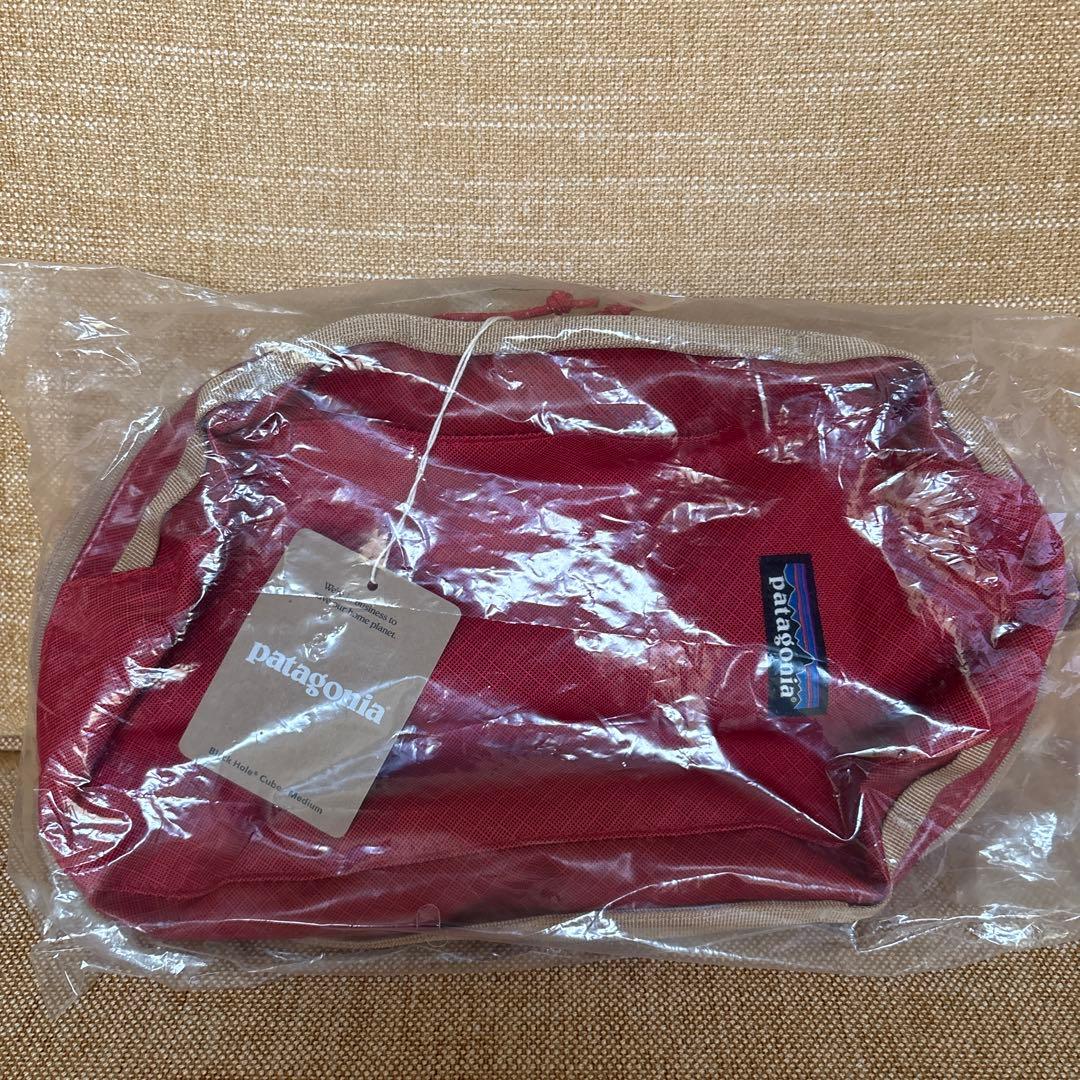 パタゴニア　49366 medium tgrd ブラックホールキューブ　未使用品