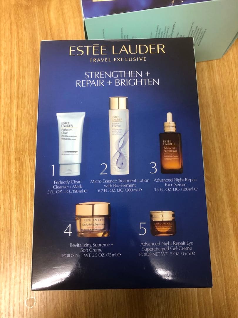 エスティーローダー　トラベルエクスクルーシブ　TRAVEL EXCLUSIVE