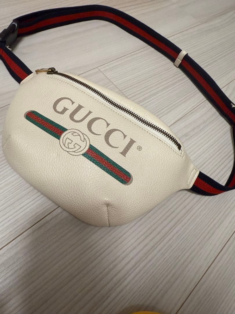 GUCCI ボディバッグ ホワイト