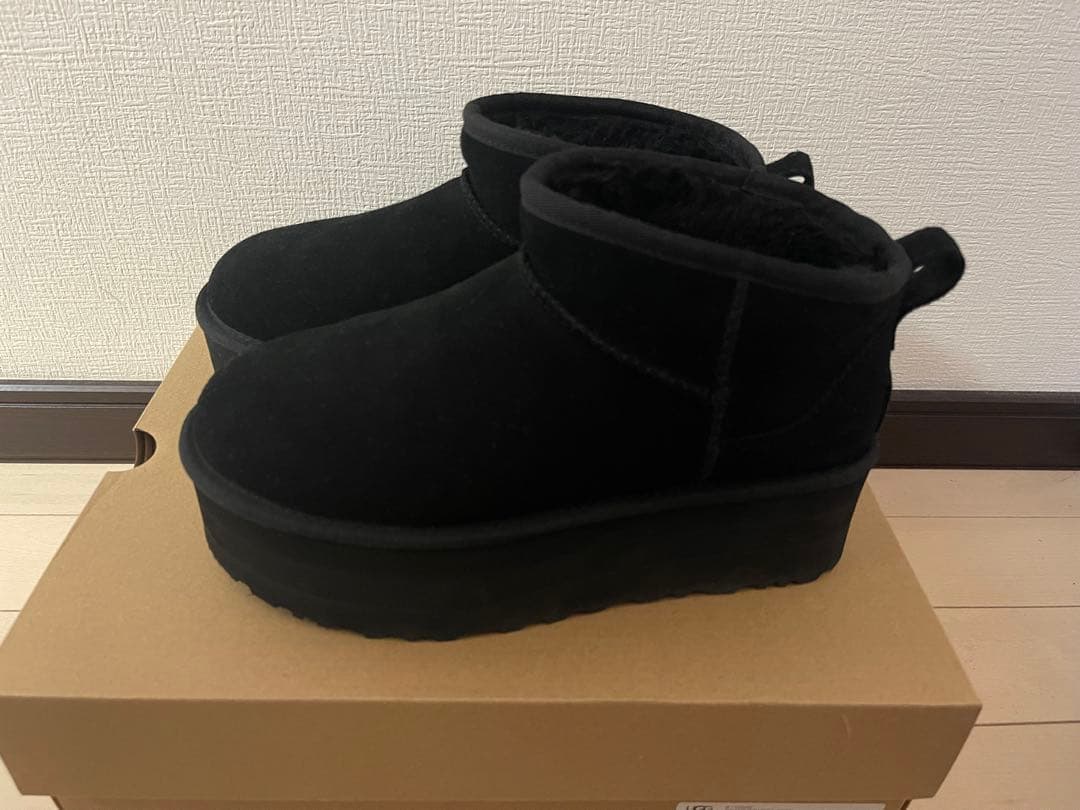 UGG Classic Ultra Mini Platform 黒２３cm UGG CLASSIC ULTRA MINI PLATFORM☆ウルトラ ミニ 厚底/送料込 (UGG
