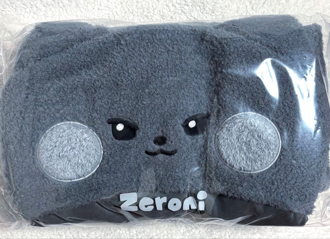 ZB1 ゼベワン ジウン ウニニ zeroni フード付きブランケット - メルカリ