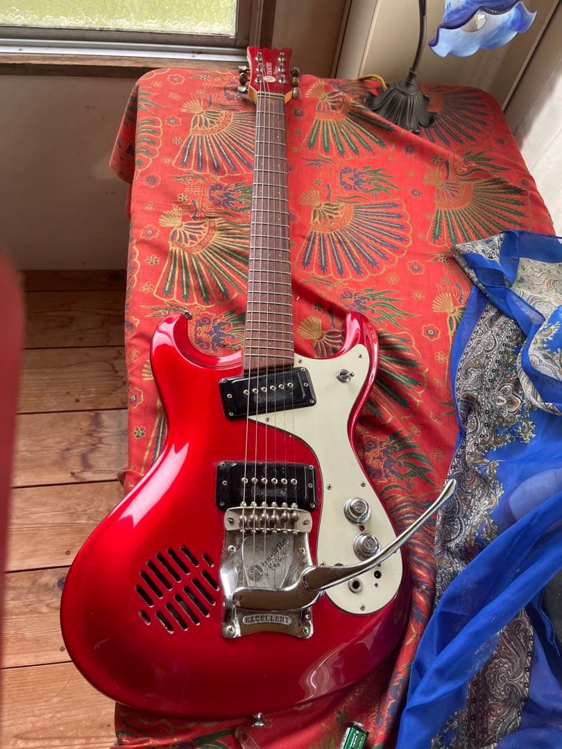 モズライト　スピーカー付き Yahoo!オークション -「mosrite mini」(エレキギター) (ギター)の落札