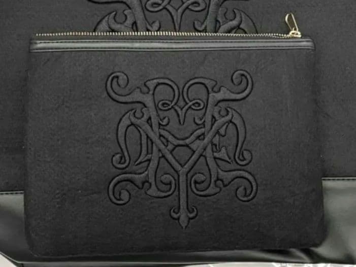 黒ミサ HYDE 刺繍ロゴポーチ HYDEがオーケストラバックに歌う「黒ミサ」2DAYS、ゲストにKen登場