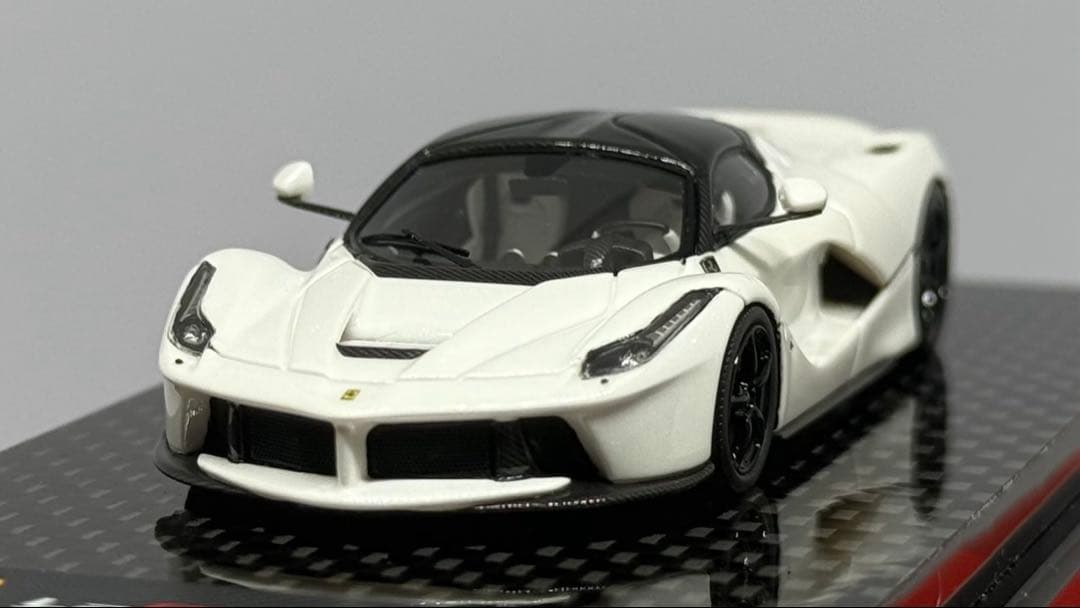 DMH 1/64 ラフェラーリ