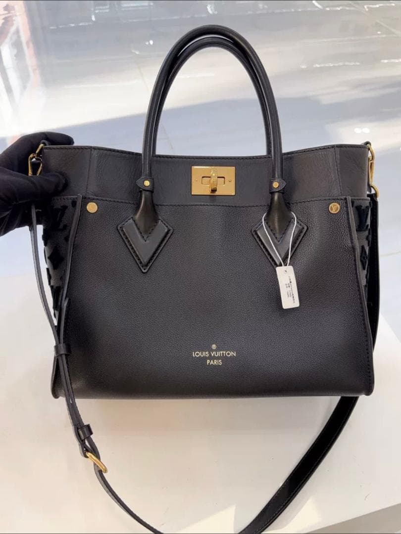 【新品同様】On My Side ブラック ショルダーバッグ