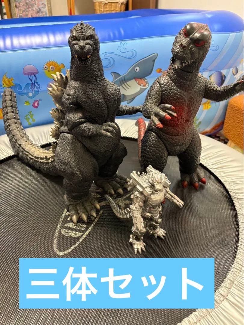 早い者勝ち！！バンダイ ゴジラ３体　フィギュア 1991年製 1986年製　大型