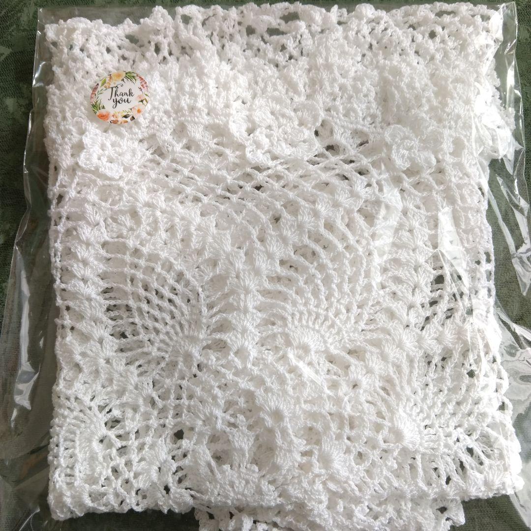 ホワイト レース編み花モチーフ付き 円形ドイリー＊(直径約46cm