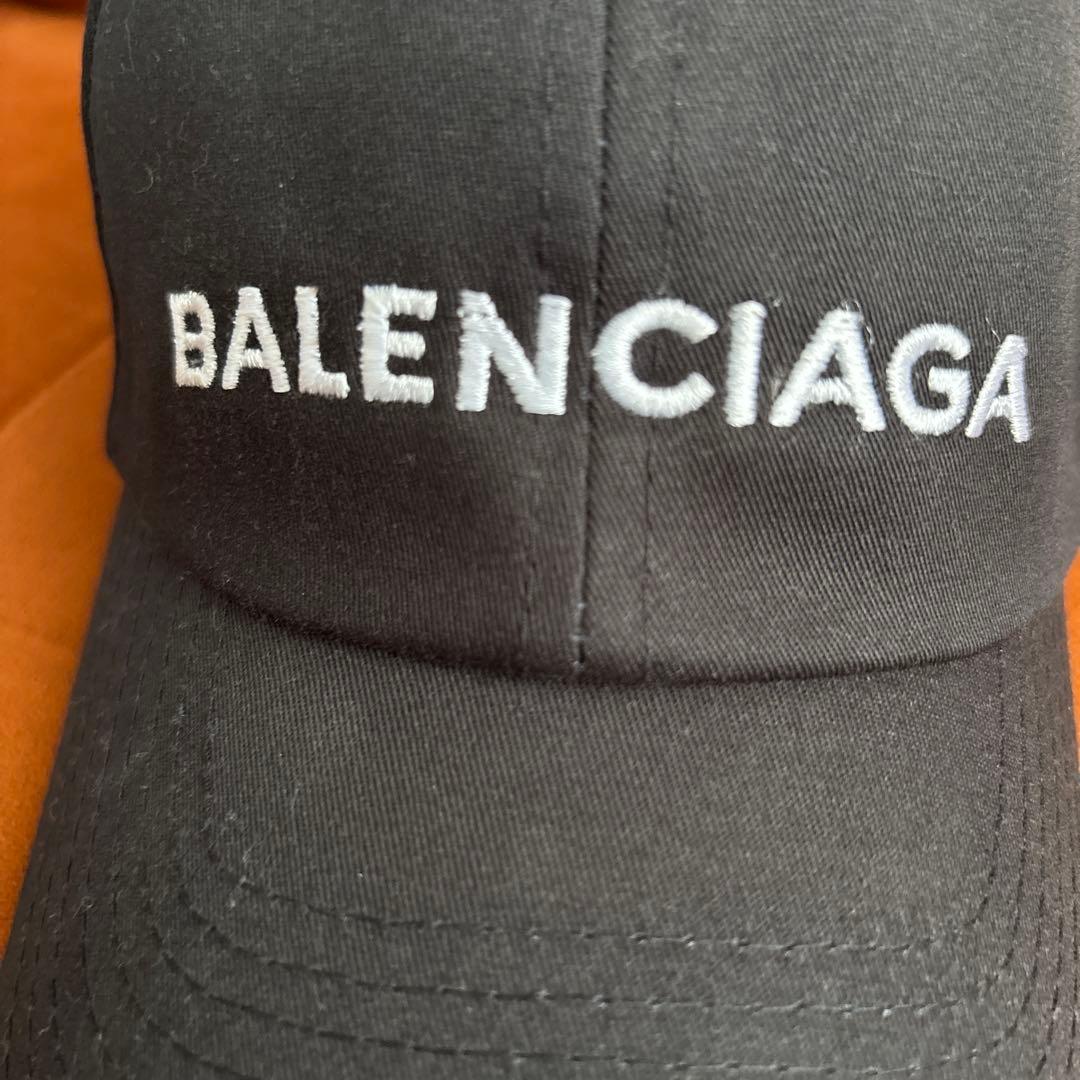 BALENCIAGA 黒 キャップ