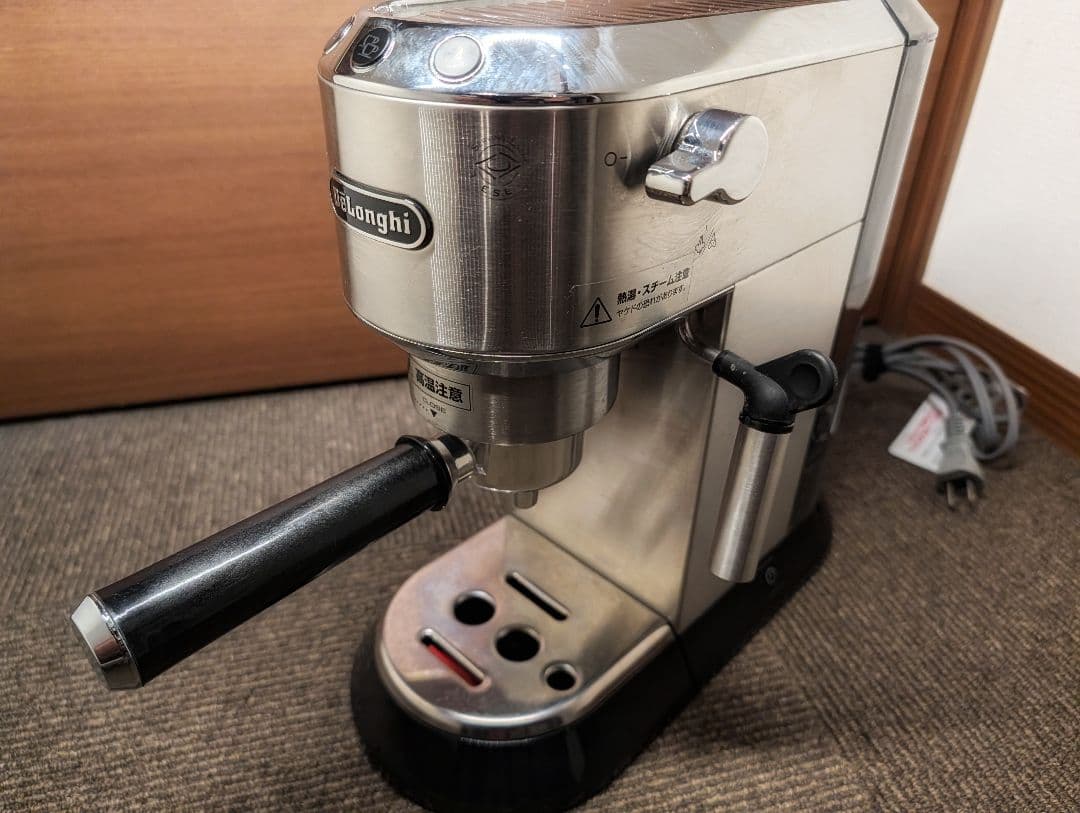 DeLonghi デロンギ デディカ 　タンパー、ディストリビューター付き