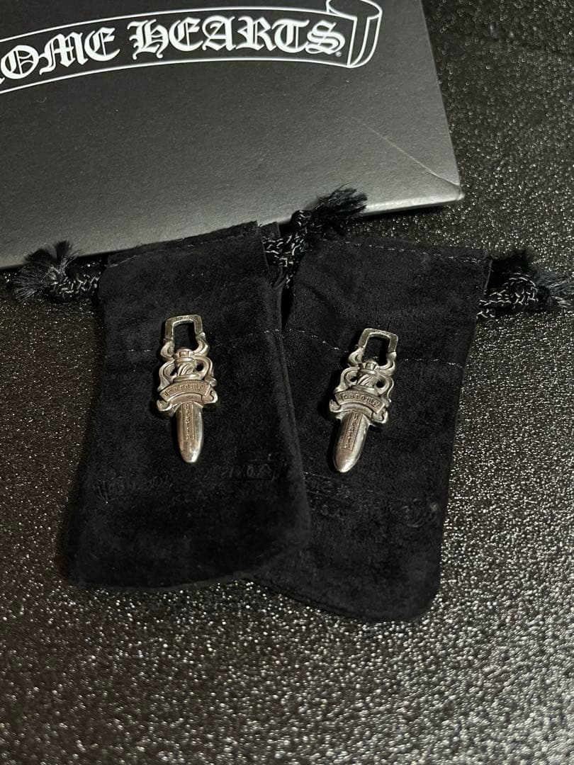 【正規品】クロムハーツ ダガーチャーム 2点セット シルバー付属品あり