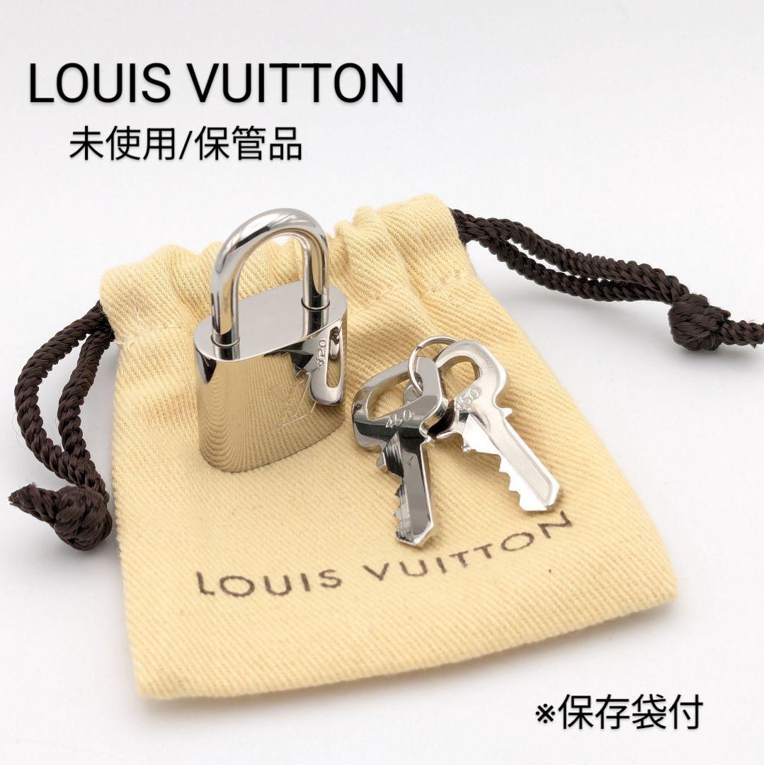未使用品 ルイヴィトン LV シルバー カデナ パドロック 南京錠 450番