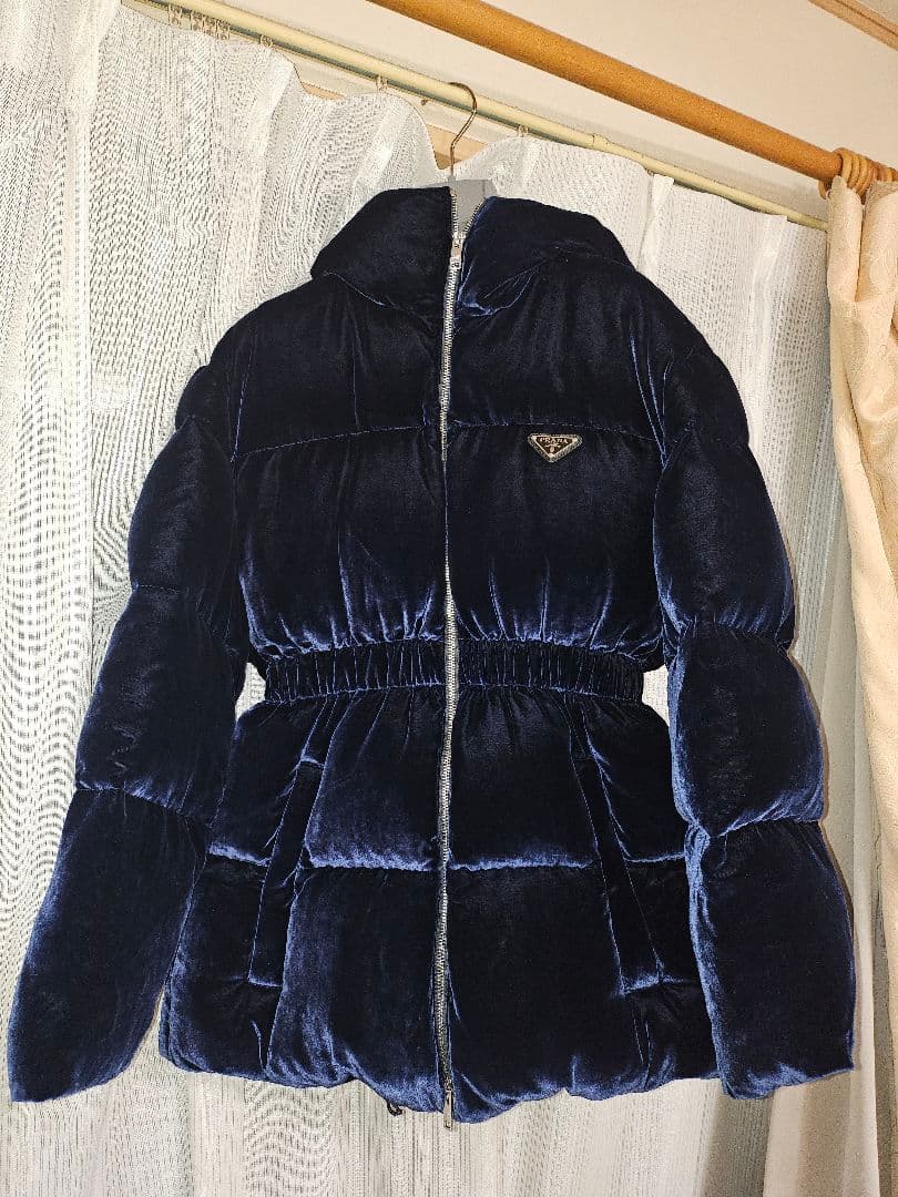 プラダ フード付き ネイビー ダウンジャケット　ベルベットprada