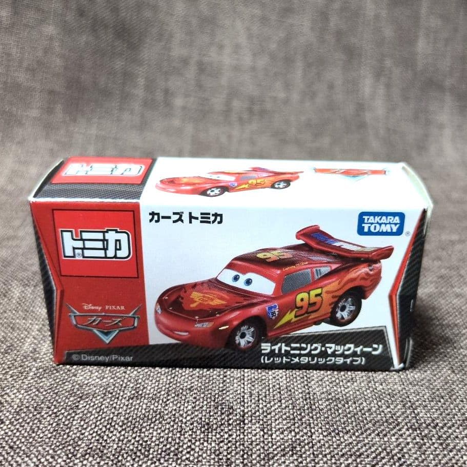 希少品美品 カーズ トミカ ライトニング・マックィーン（レッドメタリックタイプ）