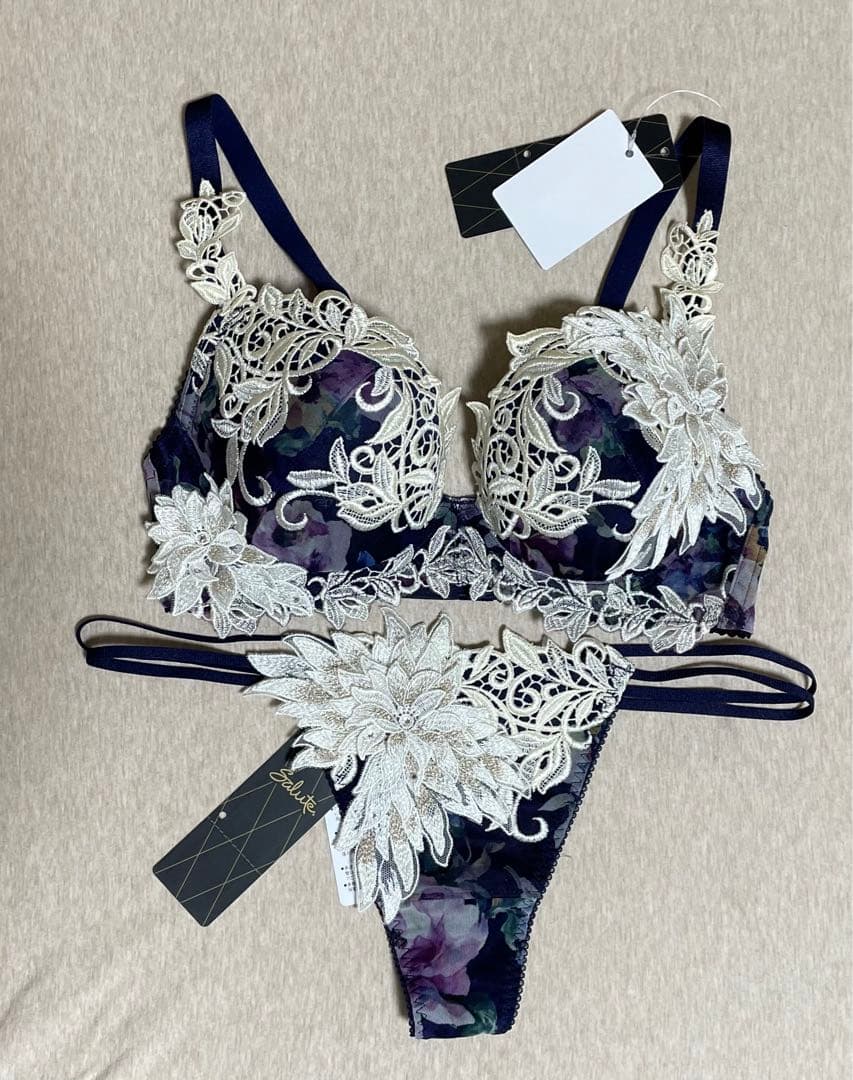 サルートE65 期間限定お値下げ23000→16000