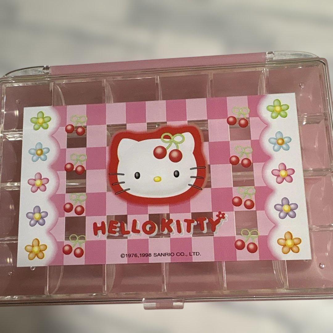 １９９８年　ハローキティ アクセサリーケース　仕切り付き 1998年 ハローキティ アクセサリーケース 仕切り付き 1998年
