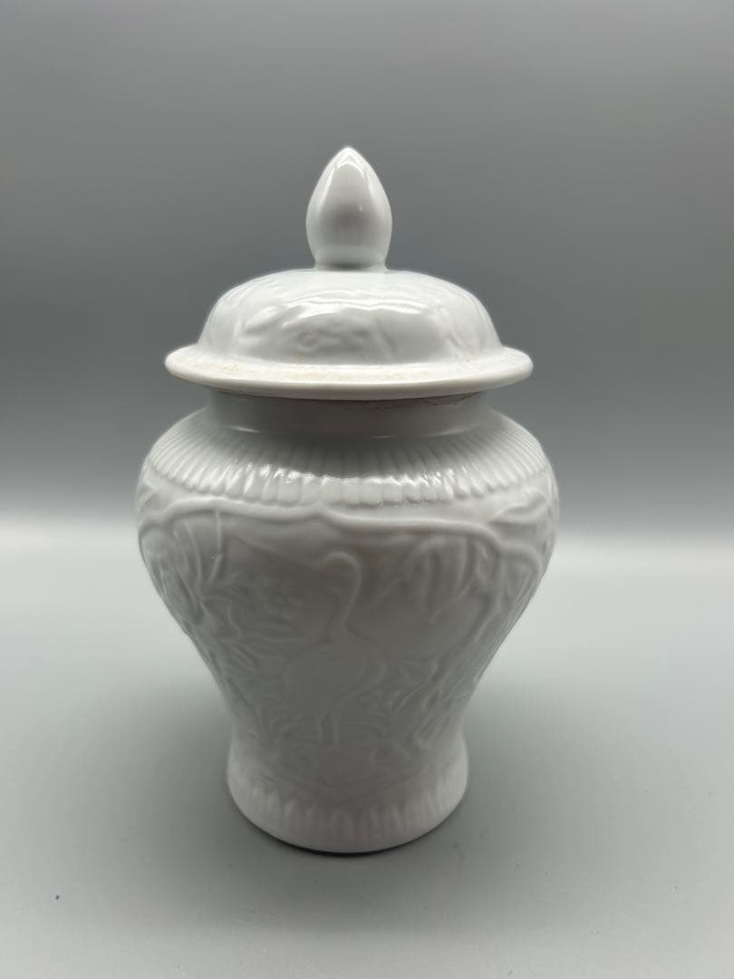 【骨董美品】白い陶器　蓋付き