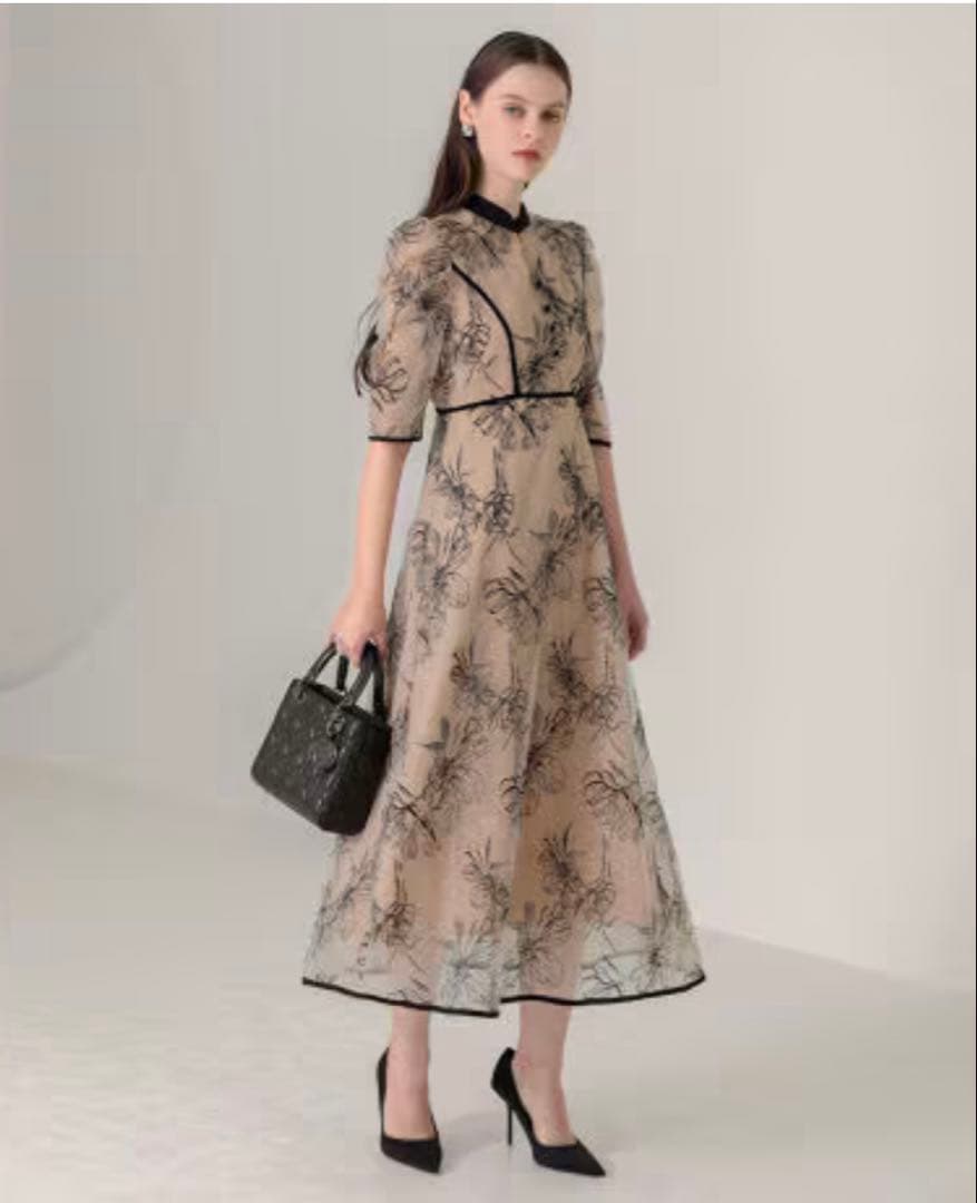 leja 花柄刺繍 ドレス☆ ベージュS