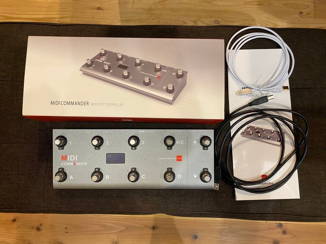MIDI COMMANDER コントローラー