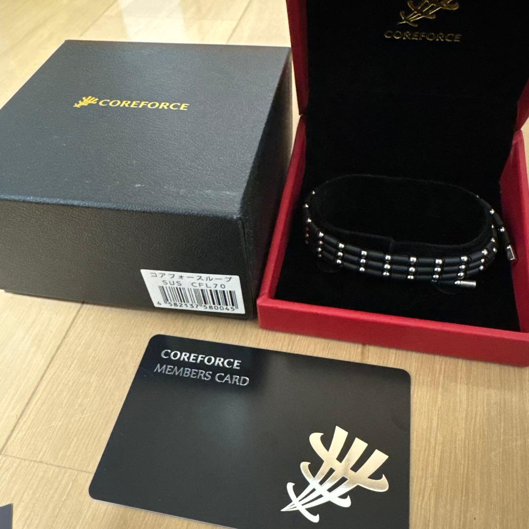 COREFORCE スタッズ付きブレスレット