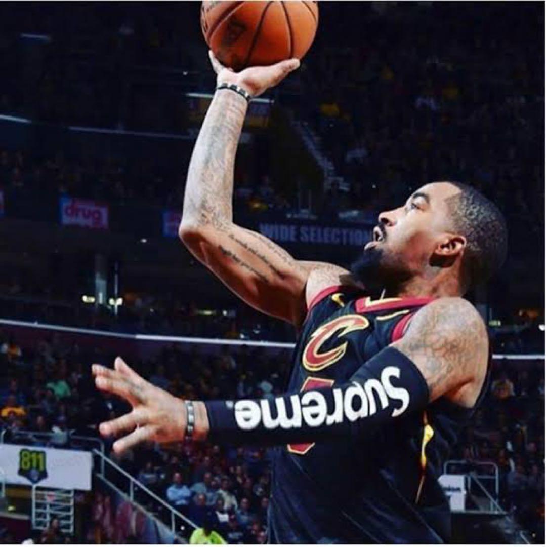 supreme nike アームウォーマー　日焼け防止 NIKE（ナイキ） ゾーンドアームスリーブ アームカバー 両腕用