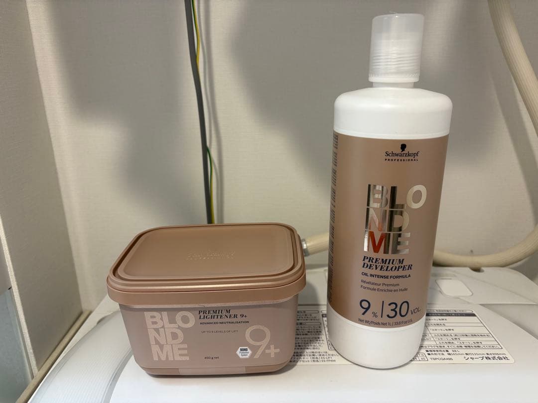 シュワルツコフ パウダーブリーチ Schwarzkopf BLONDME 9+ s-l1200.png