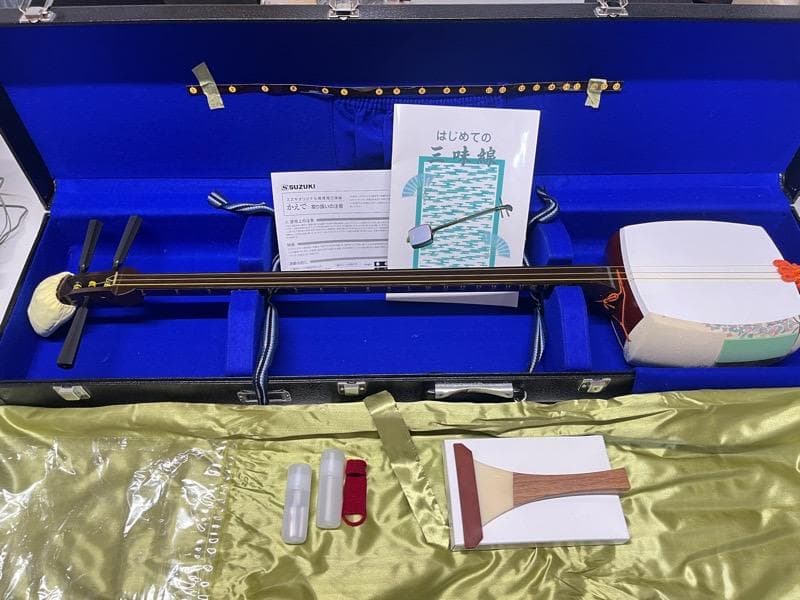 【美品】SUZUKI 三味線 かえで ハードケース付