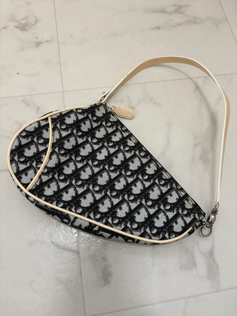 Dior ハーフムーン型ハンドバッグ ブラック/ホワイト